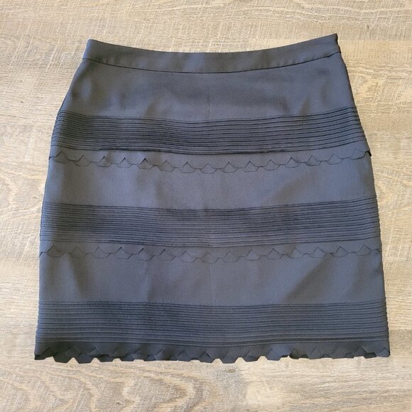 BANANA REPUBLIC | Scalloped Tiered Skirt | Sz. 4 - Picture 2 of 7